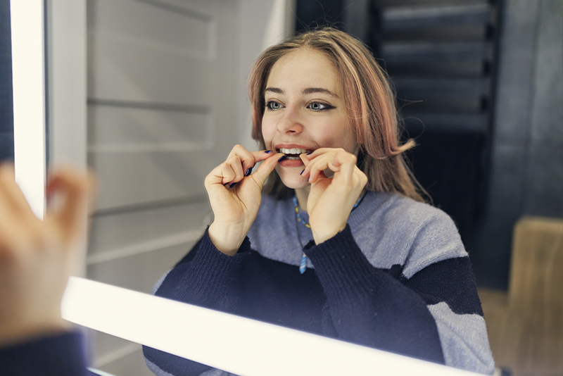 woman-aligners